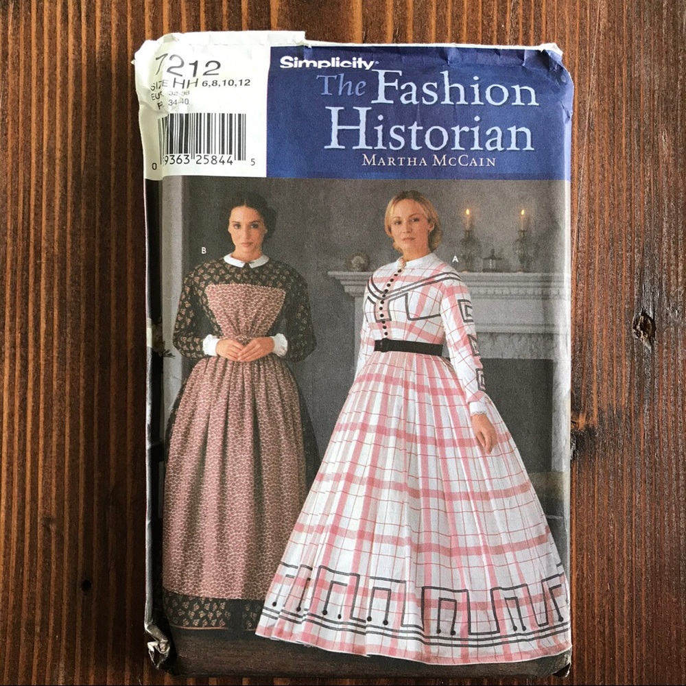 Simplicity Fashion Historian sewing pattern 7212